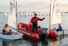 optimist instructor 220x150 - پیش ثبت‌نام بوت‌کمپ آموزشی کمک‌مربیگری و مربیگری درجه ۳ دینگی تک‌نفره – آپتیمیست